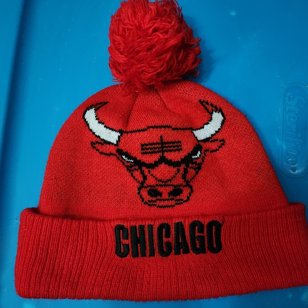Chicago Bulls Kids Red Pom-Pom Beanie